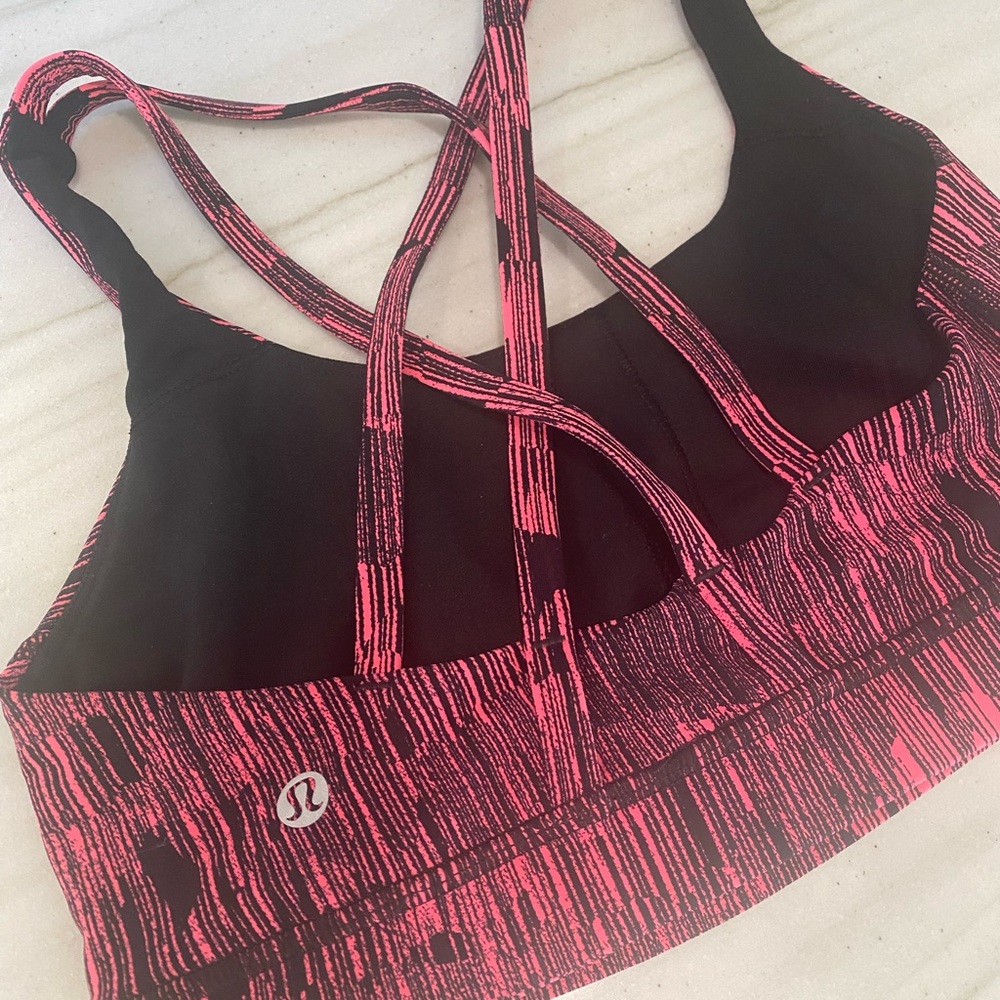 Lululemon Energy Bra Size 6 Pink and Black